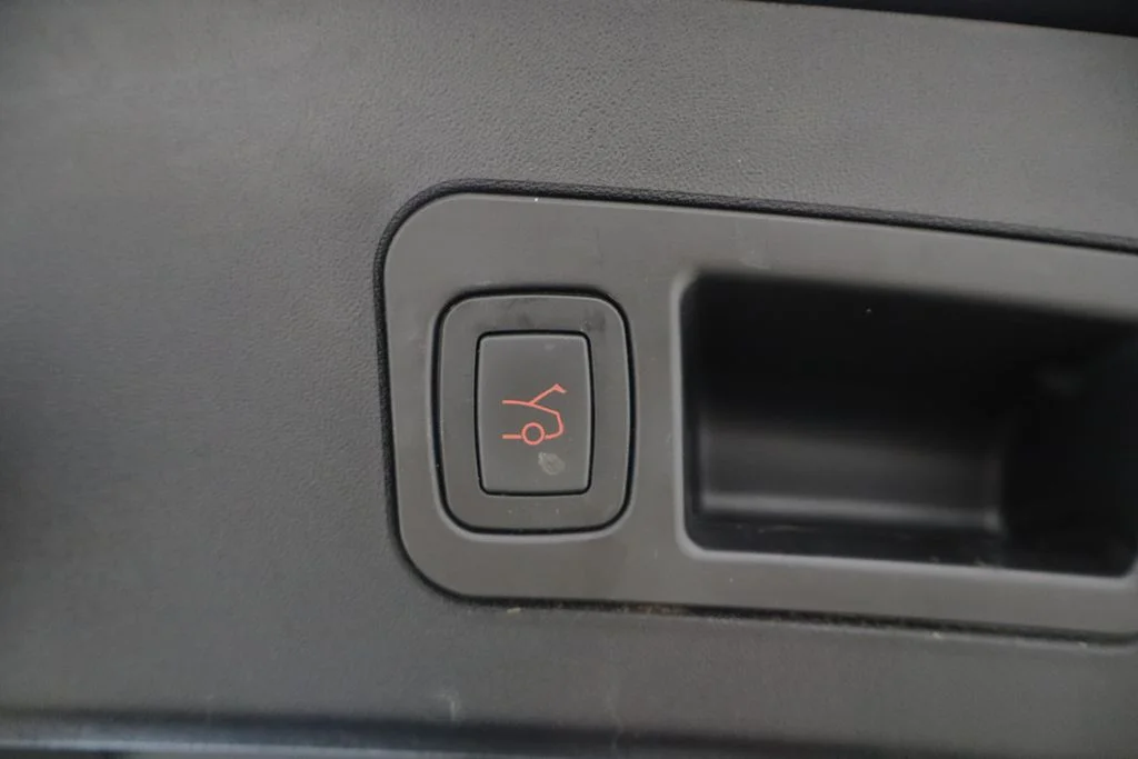 Used 2020  Tesla Long Range image 15