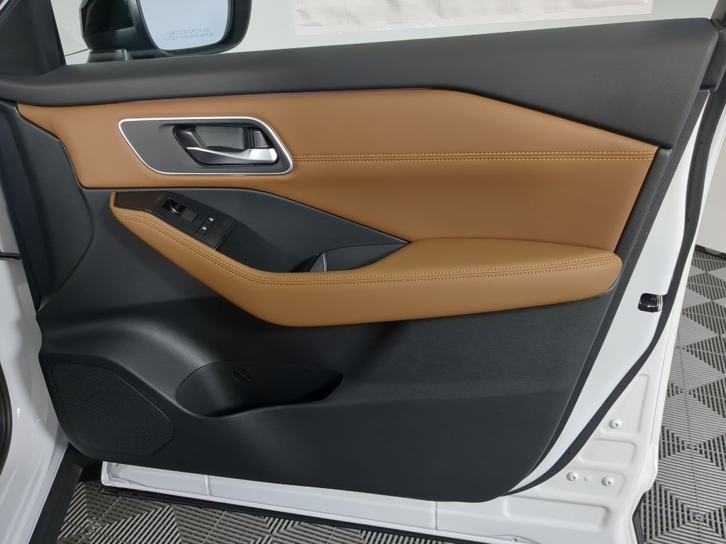 New 2026 Everest White Pearl TriCoat / Super Black Two-tone Nissan Platinum image 22