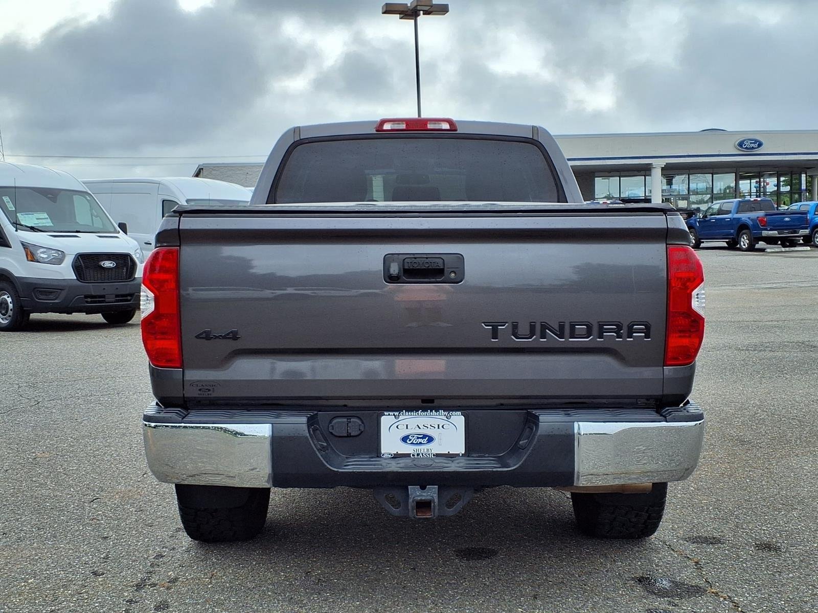 Used 2017 Magnetic Gray Metallic Toyota SR5 image 10