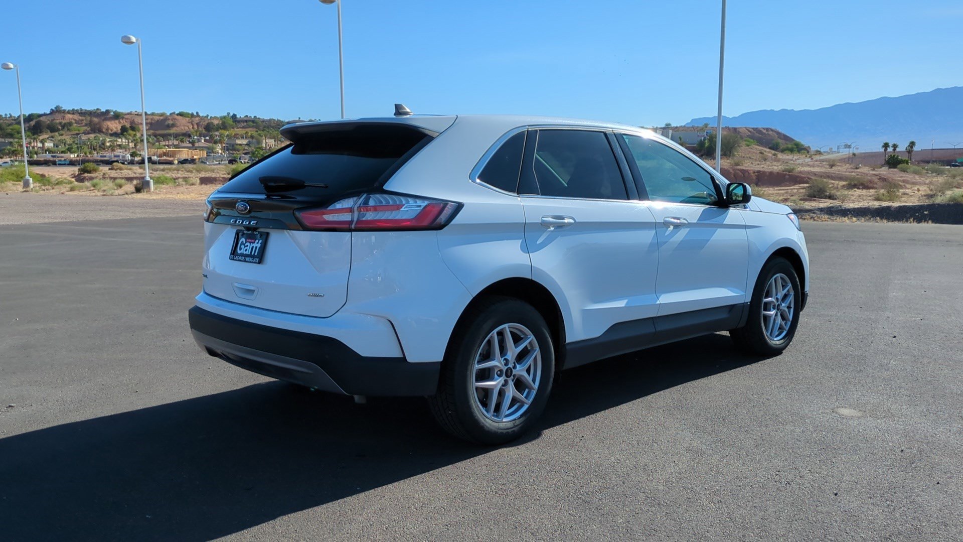 Used 2024 Oxford White Ford SEL image 3