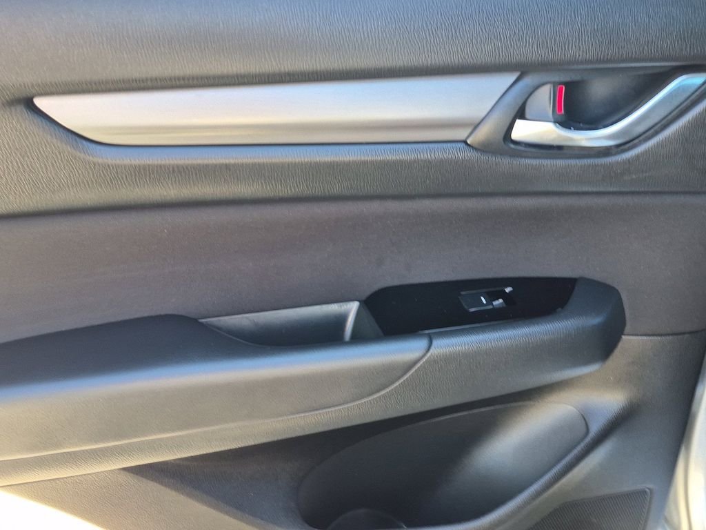 Used 2018 Sonic Silver Metallic Mazda Sport image 17