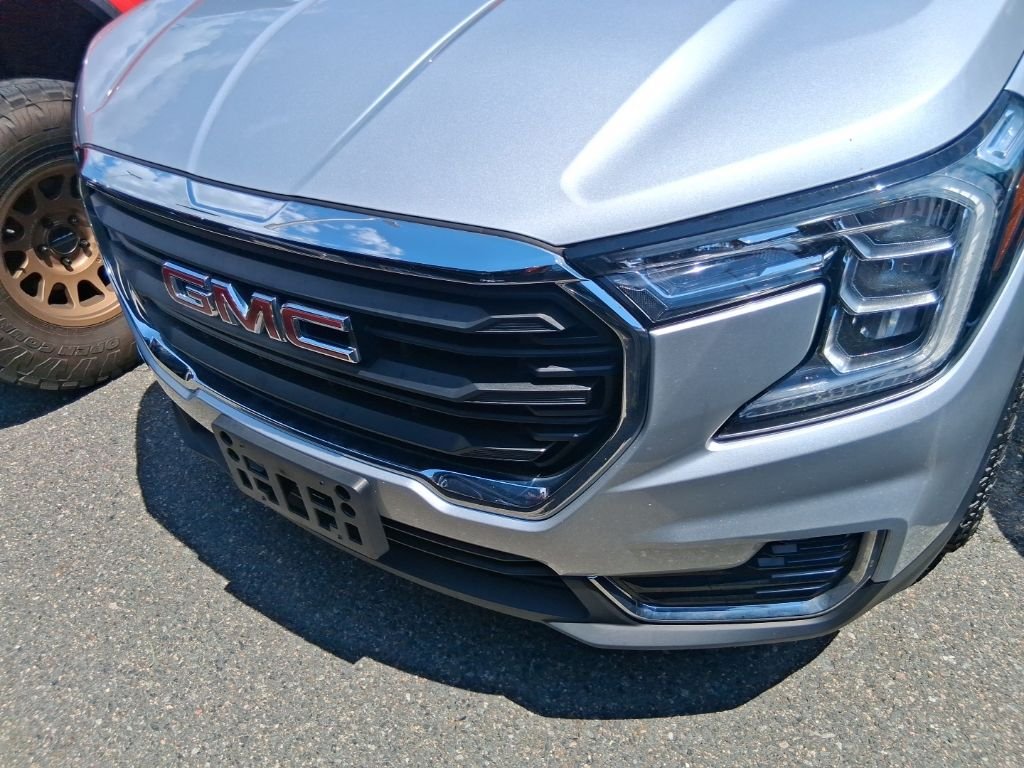 Used 2022 Silver GMC SLE image 15