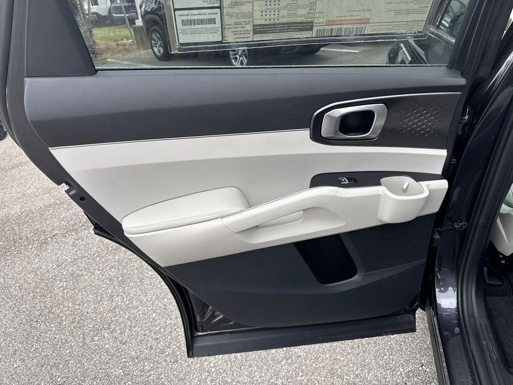 2025 Kia Sorento S - Photo 21