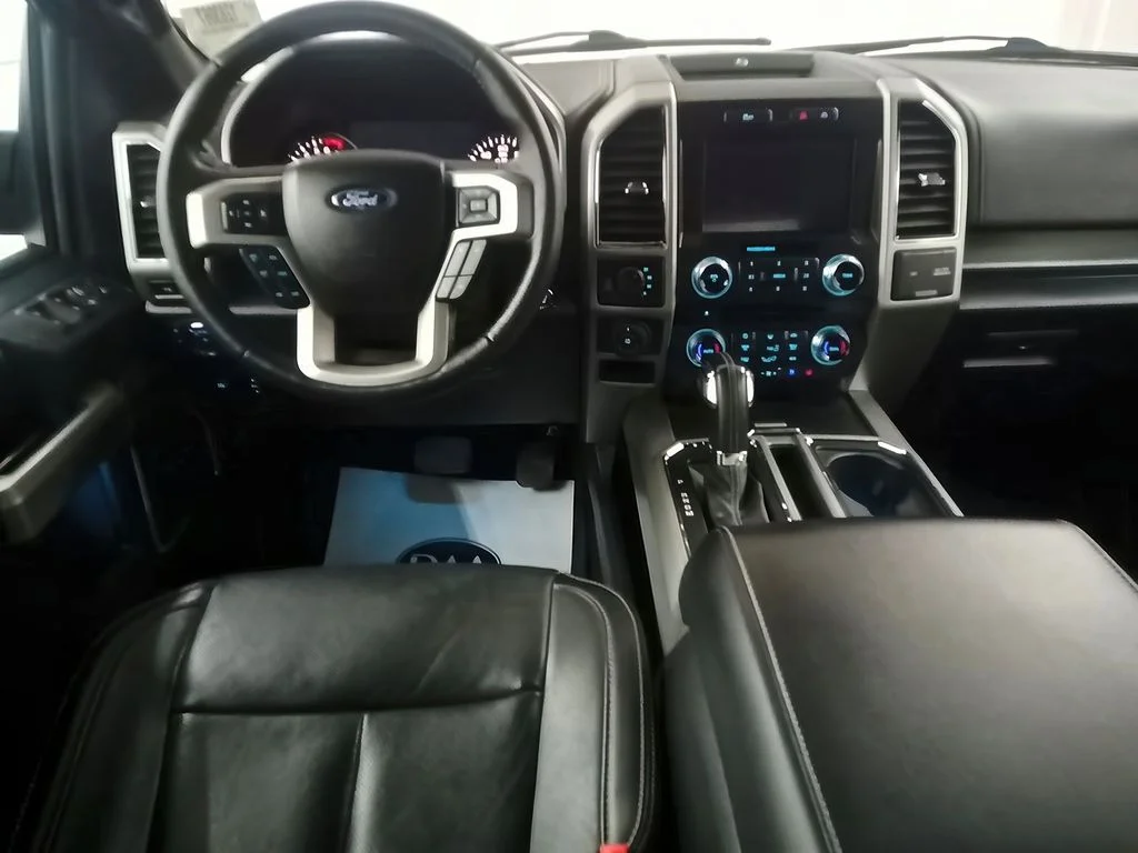 Used 2018 Magnetic Ford LARIAT image 9