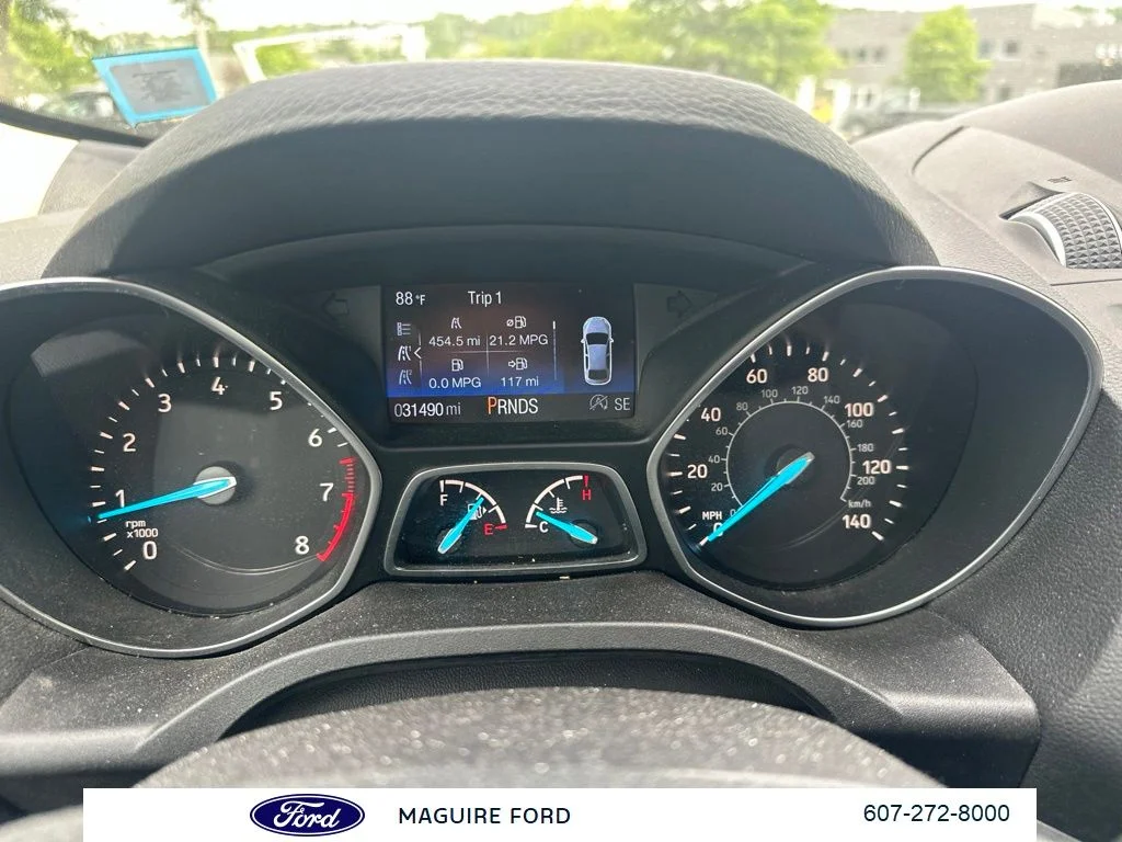 Used 2019 Black Metallic Ford SE image 18