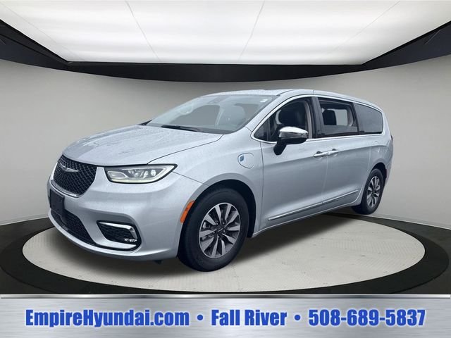 2023 Chrysler Pacifica Hybrid Limited Hybrid's photo