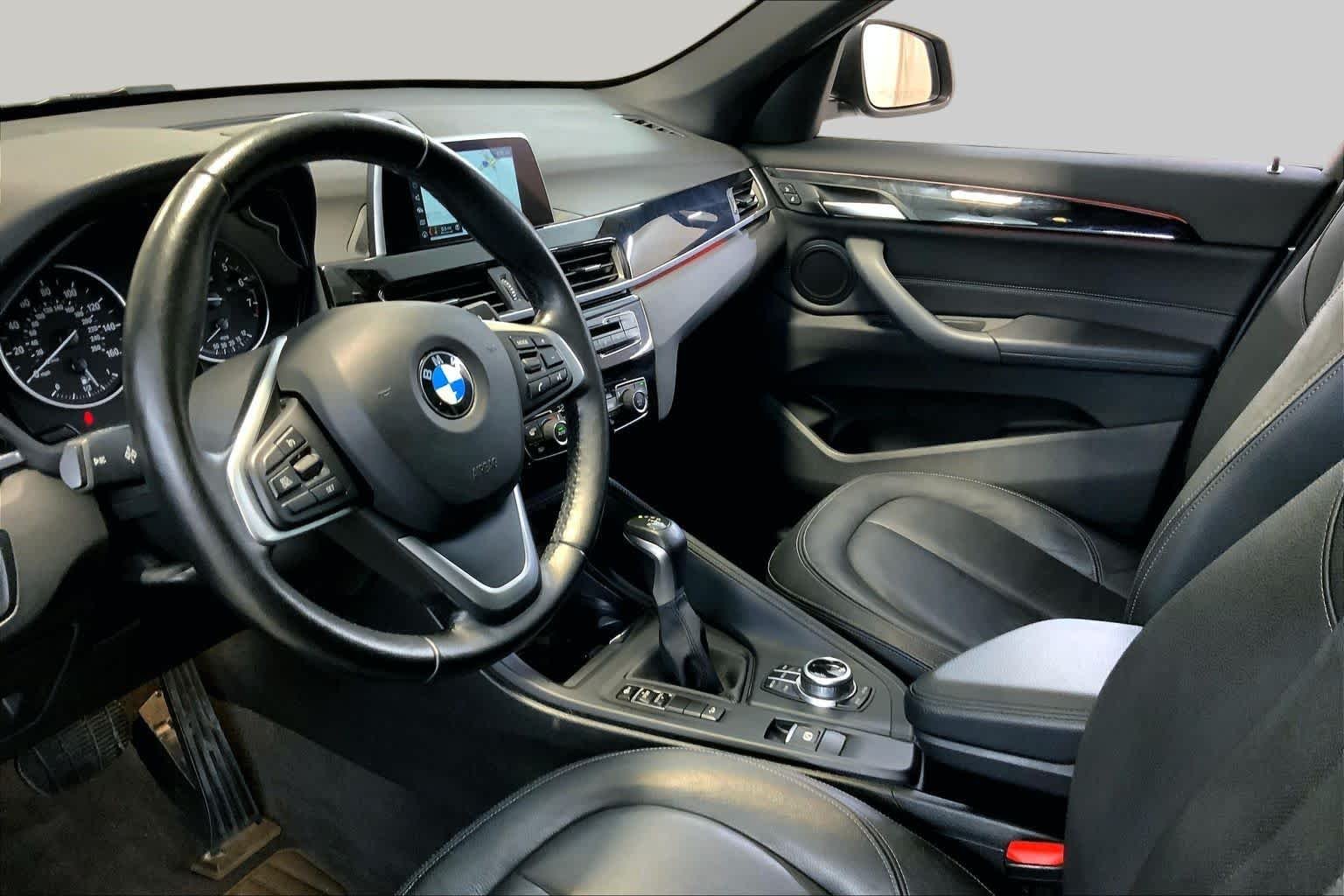 Used 2018 Mineral Gray Metallic BMW xDrive28i image 17