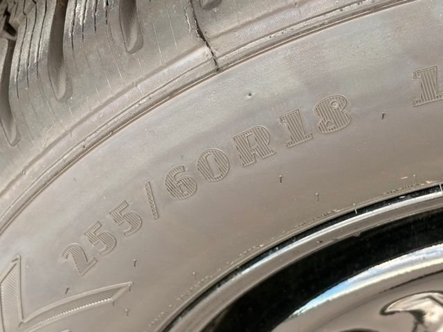 Used 2023 Silver Ford XLT image 9