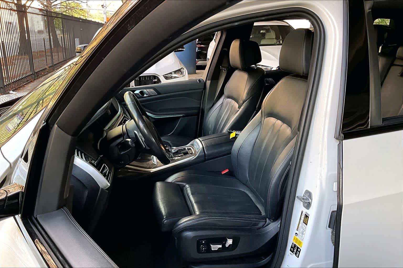 Used 2019 Mineral White Metallic BMW xDrive50i image 7