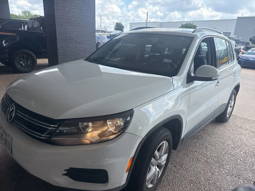 2016 Volkswagen Tiguan 2.0T S's photo