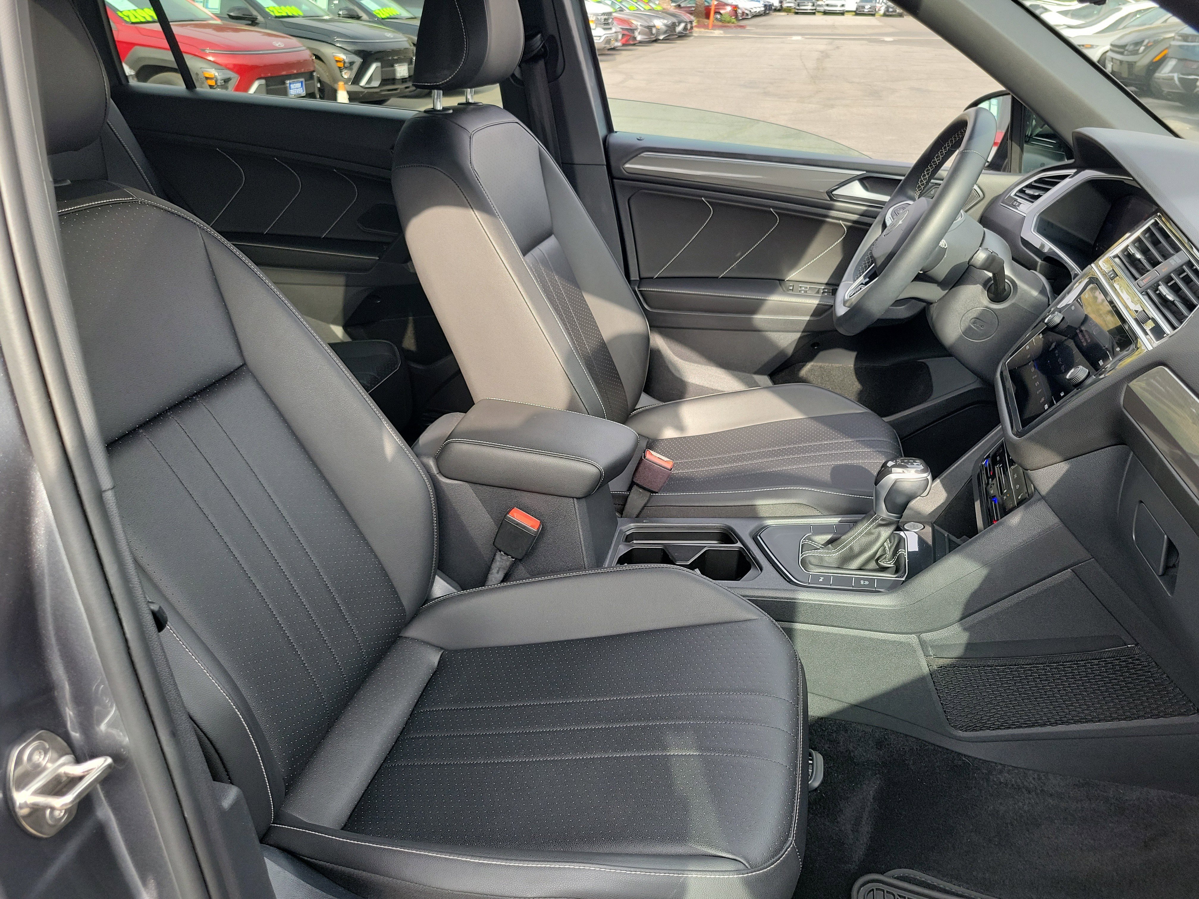 2023 Volkswagen Tiguan SE R-LINE BLACK - Photo 22