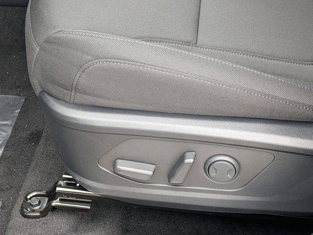 New 2026 Shimmering Silver Hyundai SEL image 13