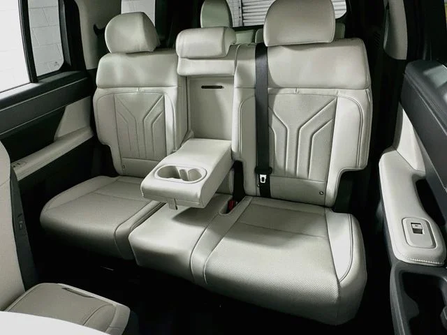 New 2027 Black Hyundai SEL image 11