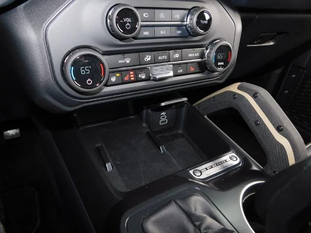 New 2026 Avalanche Gray Ford Badlands® image 79