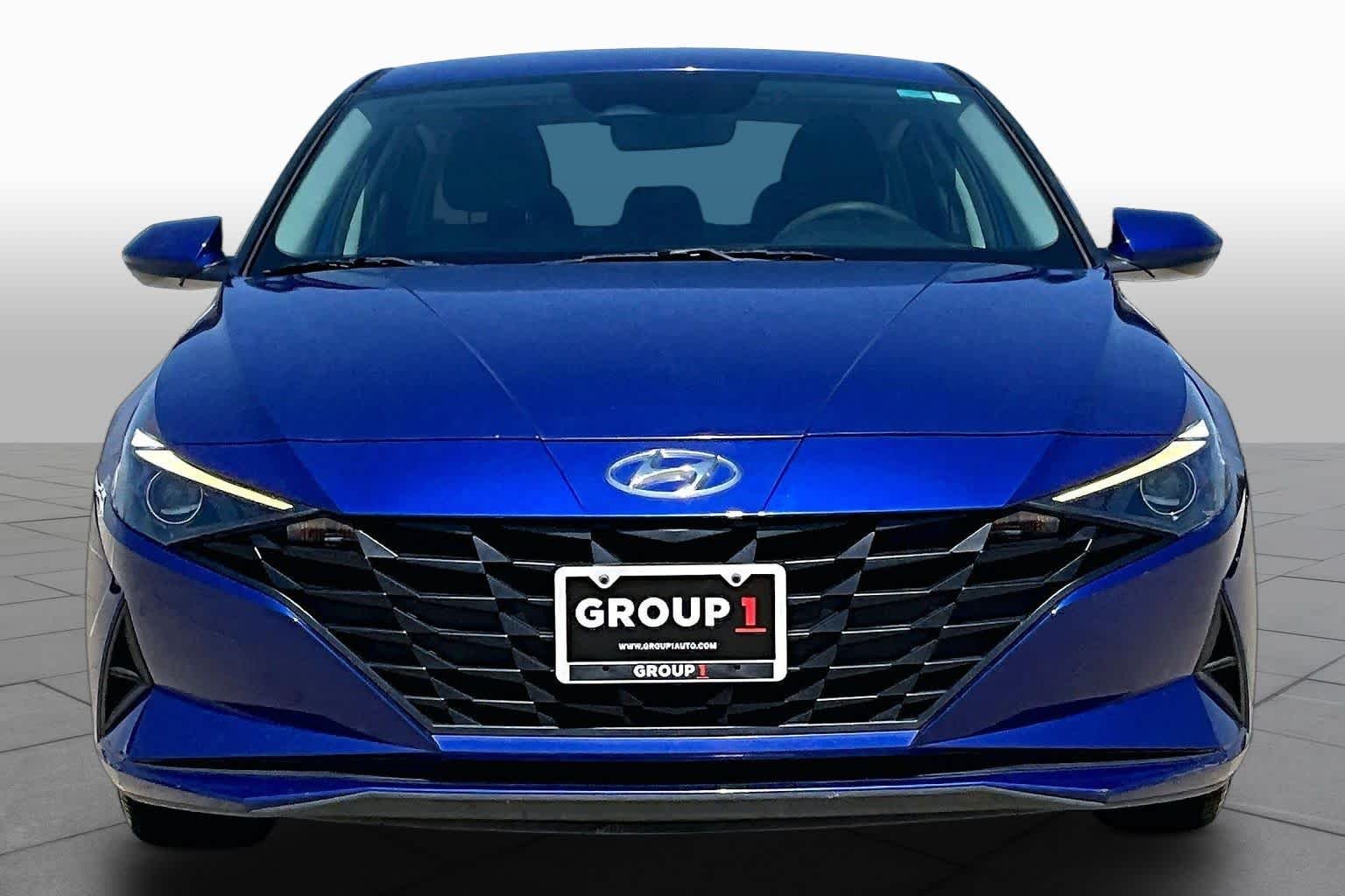 Used 2021 Intense Blue Hyundai SE image 4
