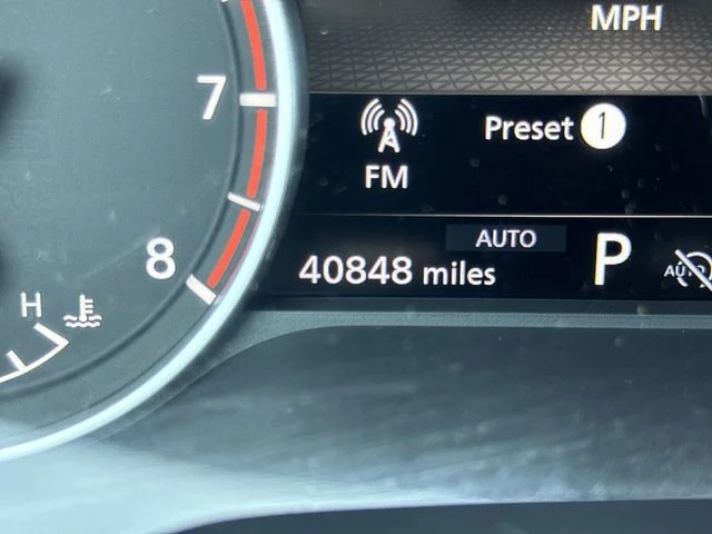 Used 2025 Gray Nissan SV image 15