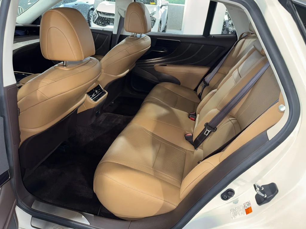 Used 2019 White Lexus 500 Base image 15