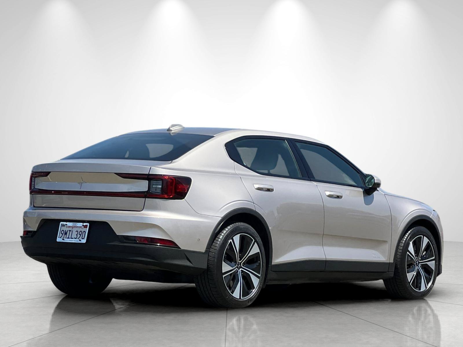 Used 2024 GOLD Polestar Long Range Dual Motor image 5