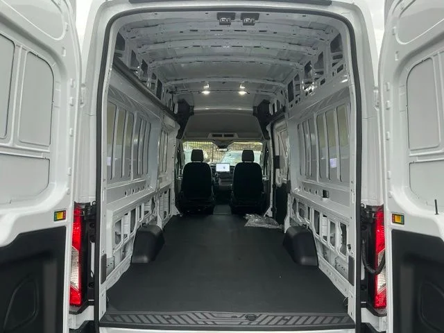 New 2026 Oxford White Ford Cargo Van image 5