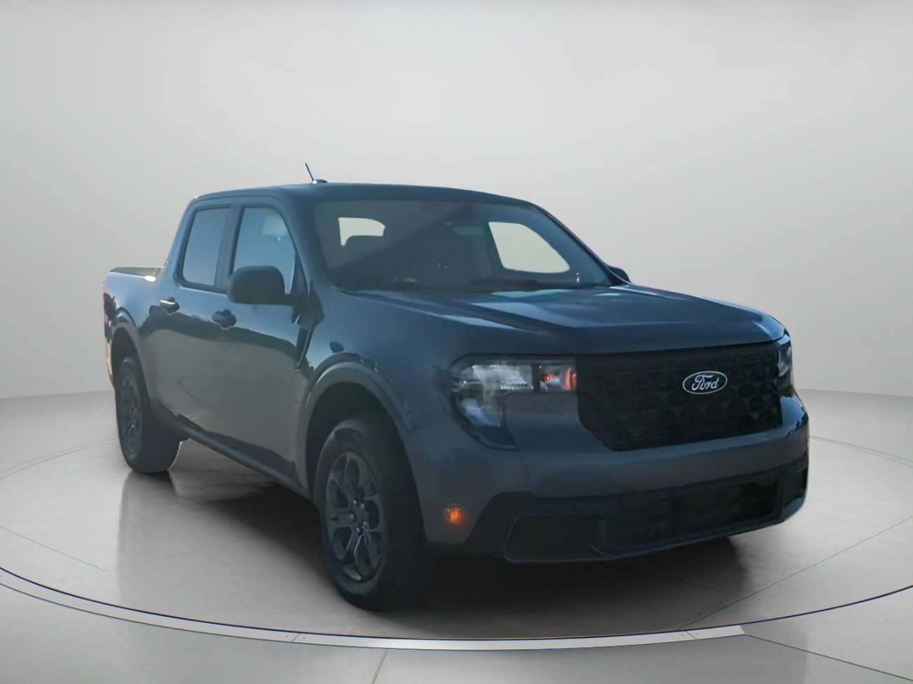 New 2026 Carbonized Gray Metallic Ford XLT image 3