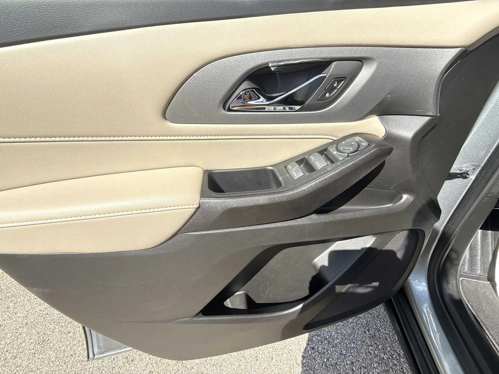 2023 Chevrolet Traverse LS - Photo 22