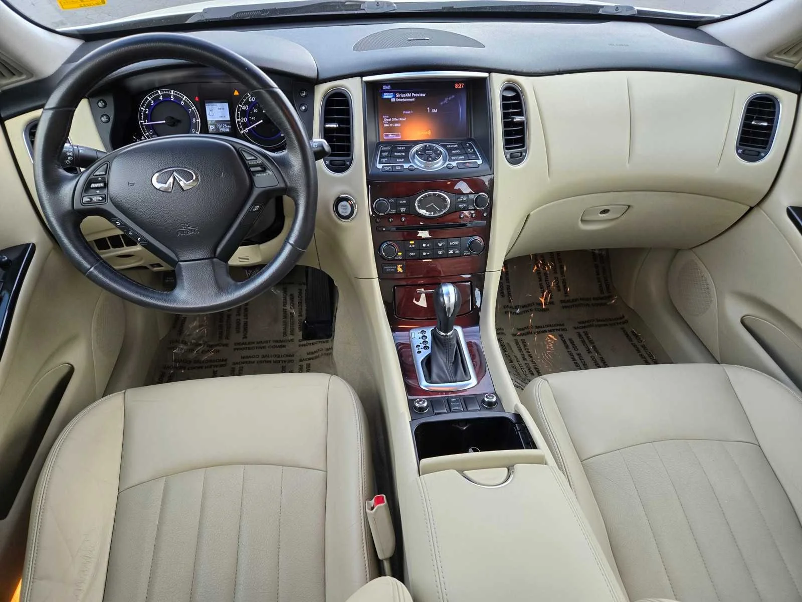 Used 2016  INFINITI  image 9
