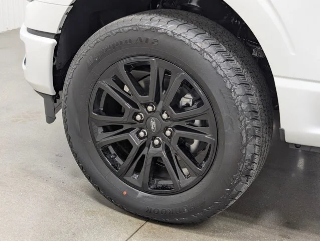 New 2026 Star White Metallic Tri-Coat Ford Platinum® image 39