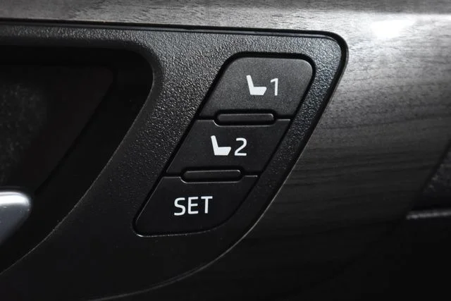 Used 2021  Toyota Platinum image 35