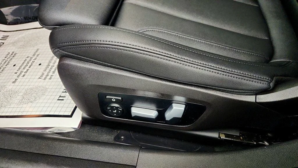 Used 2021 Jet Black BMW 330i xDrive image 12