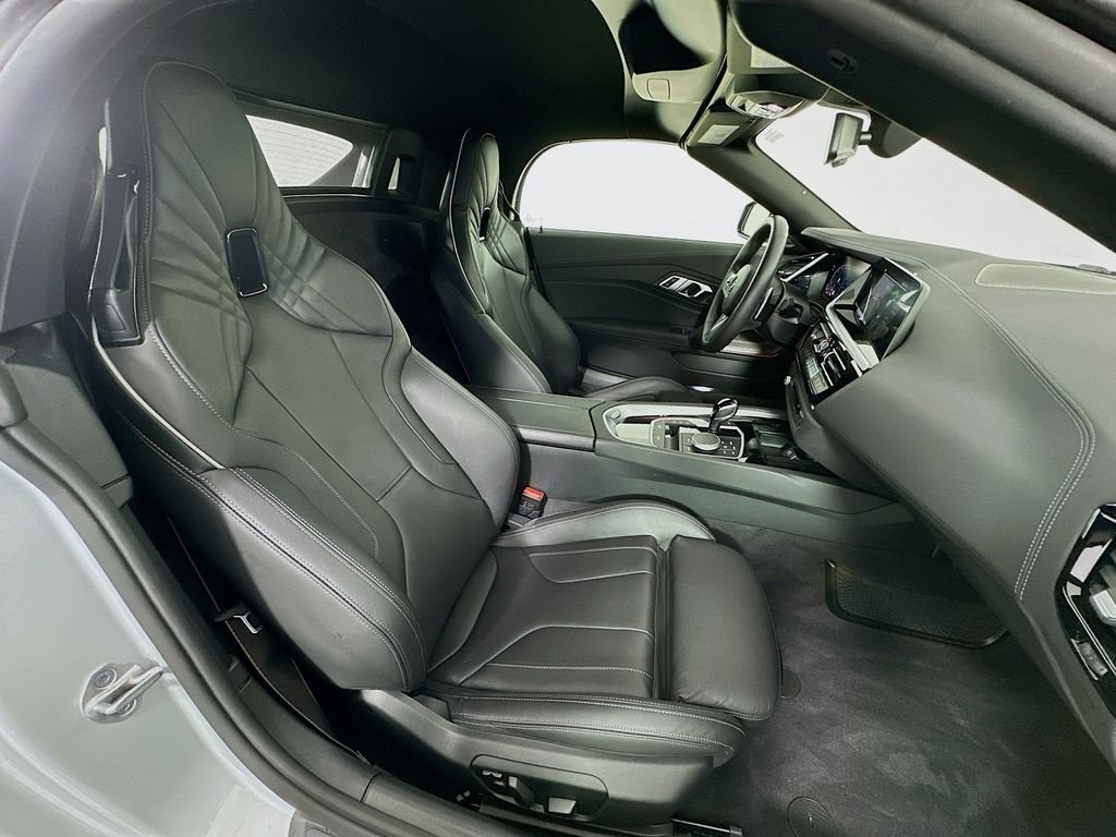 Used 2022 Glacier Silver Metallic BMW sDrive30i image 25