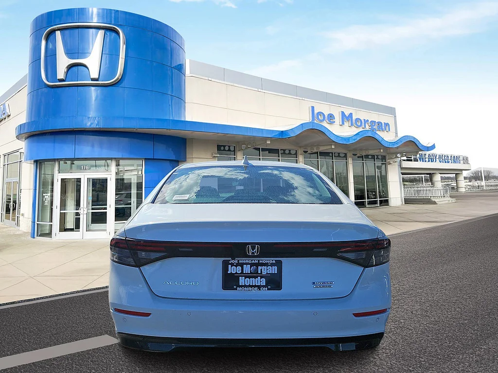 New 2026 Platinum White Pearl Honda Touring image 4
