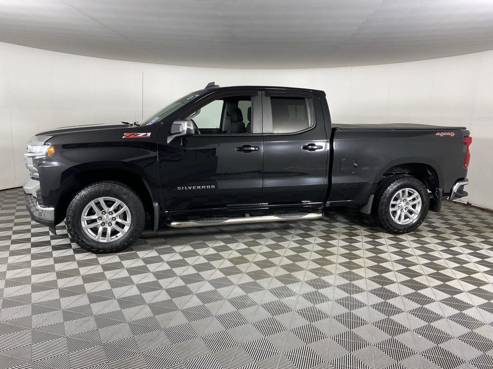 Used 2019 Black Chevrolet LT image 4