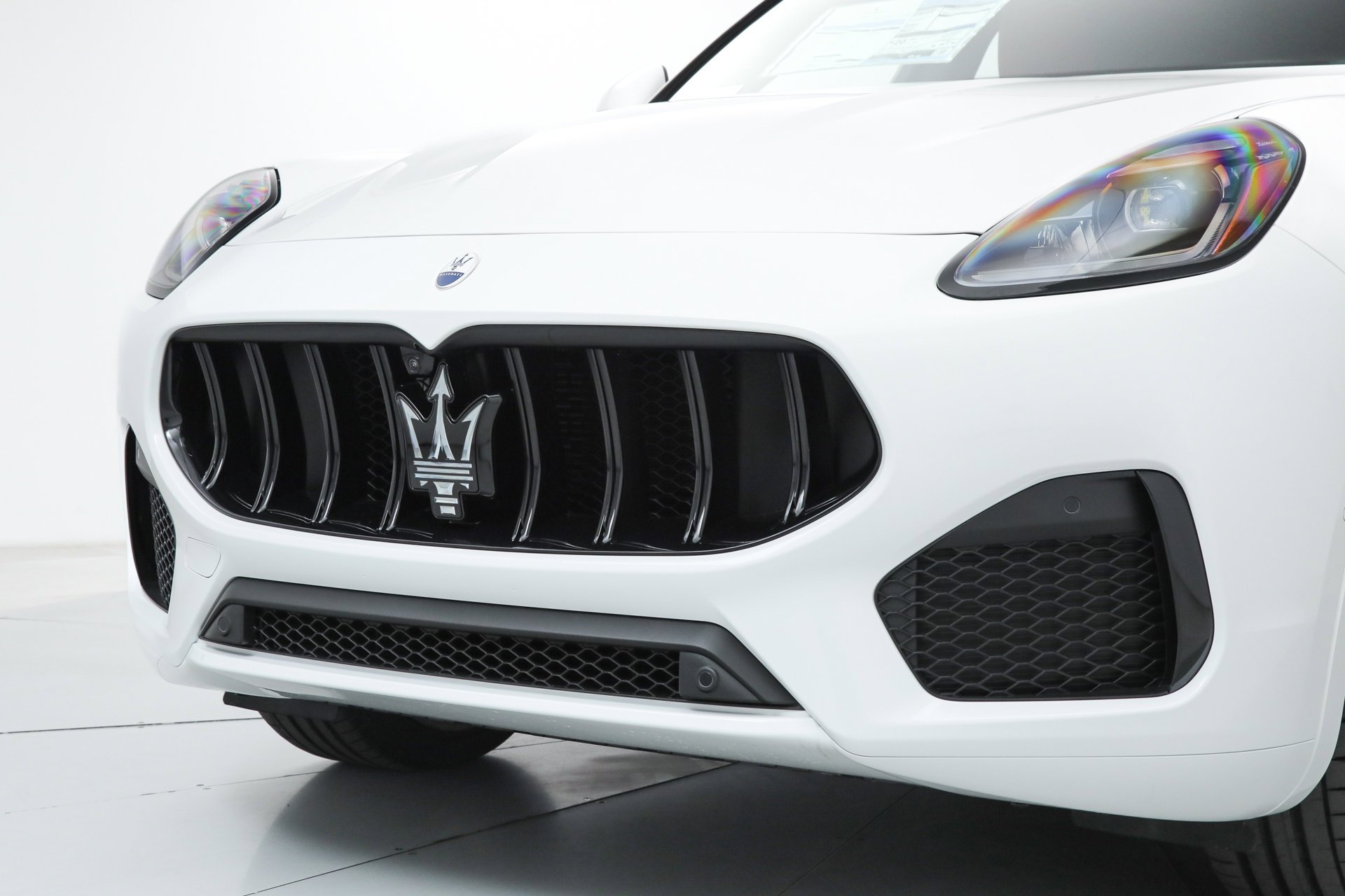 2026 Maserati Grecale Modena V6 - Photo 9