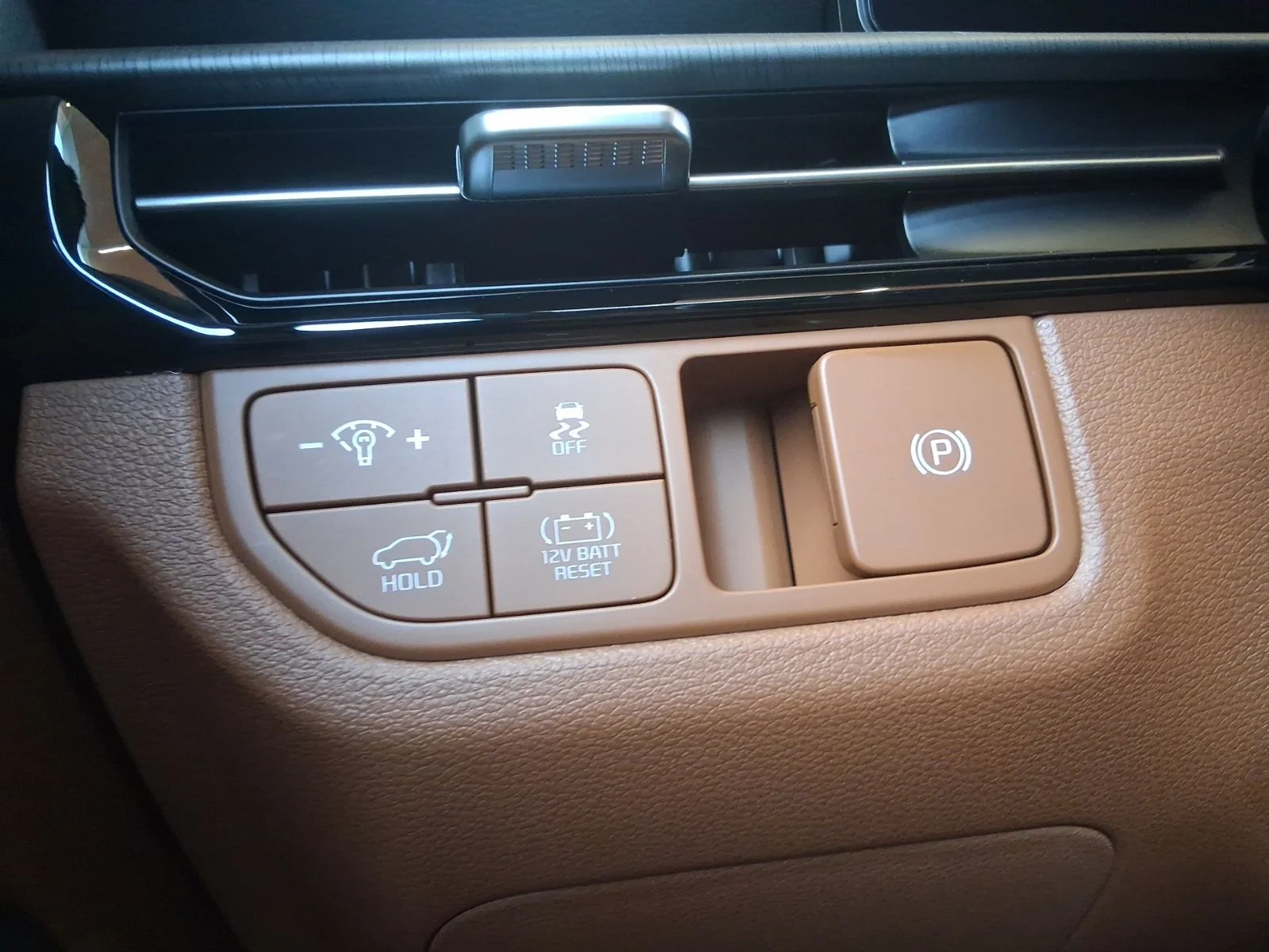 New 2026 Gray Kia X-Line image 14