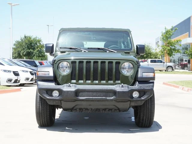 Used 2022 Green Jeep Unlimited Sport image 2