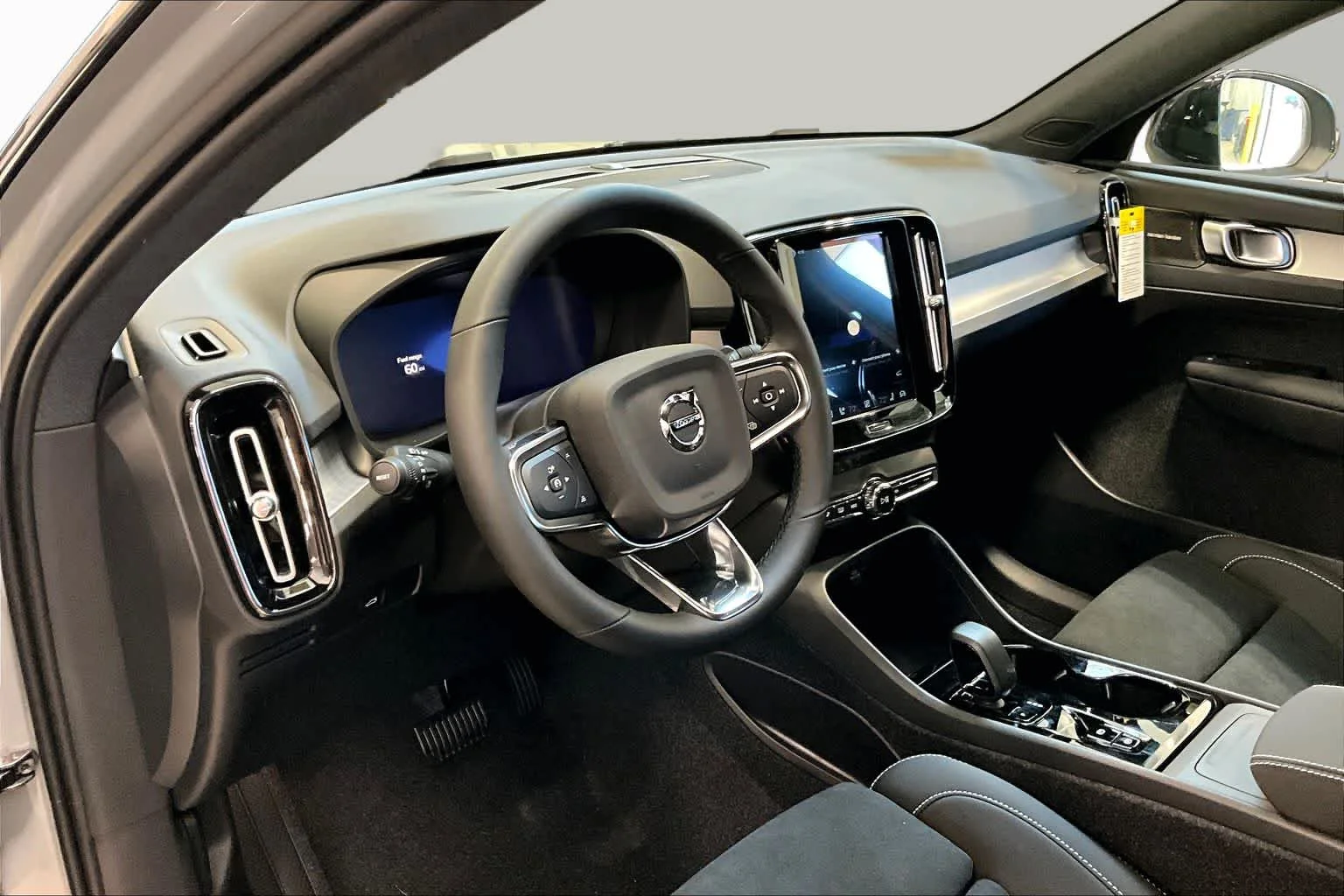 New 2026 VAPOUR GREY Volvo Ultra Black Edition image 9