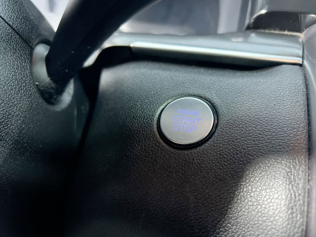 Used 2023 Silver Kia S image 21