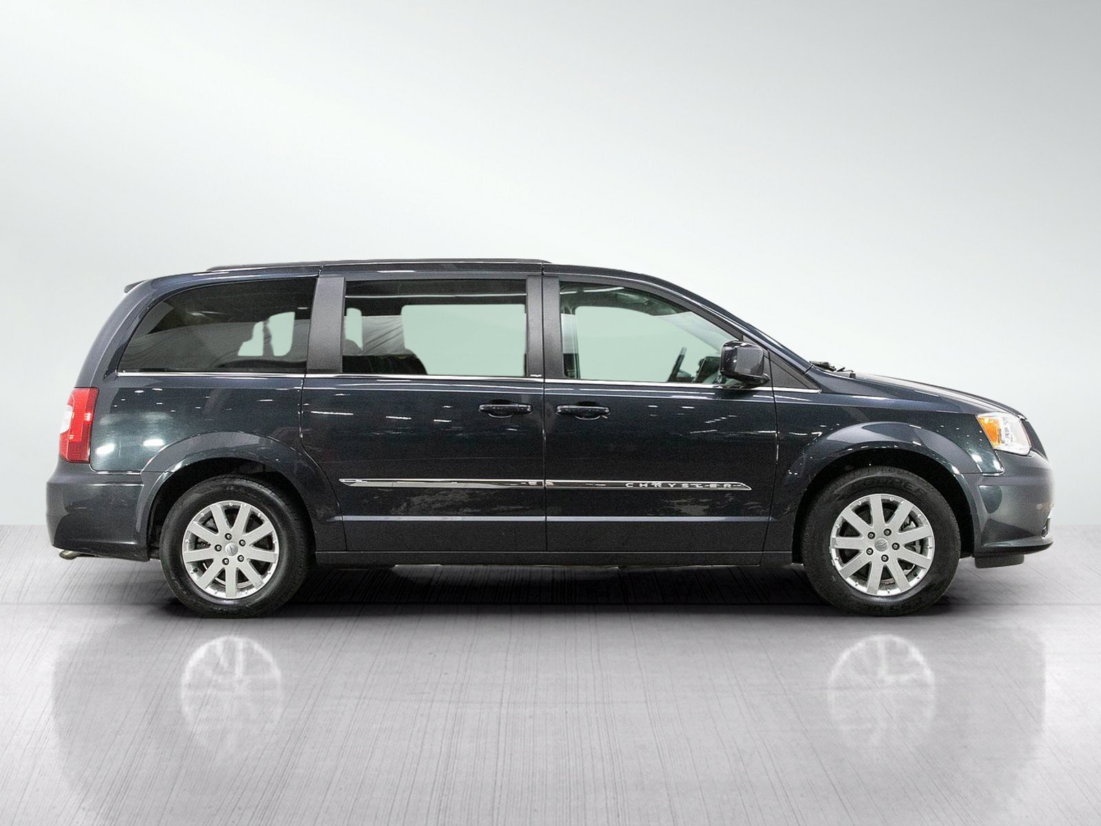 Used 2013 Maximum Steel Metallic Clearcoat Chrysler Touring image 6