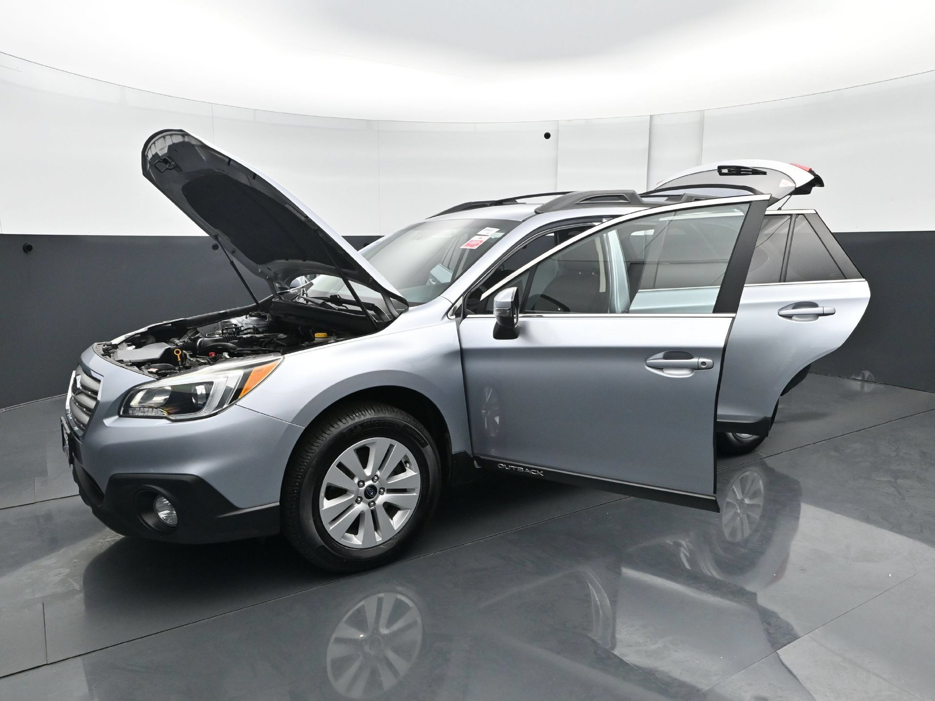 Used 2015 Ice Silver Metallic Subaru 2.5i Premium image 32