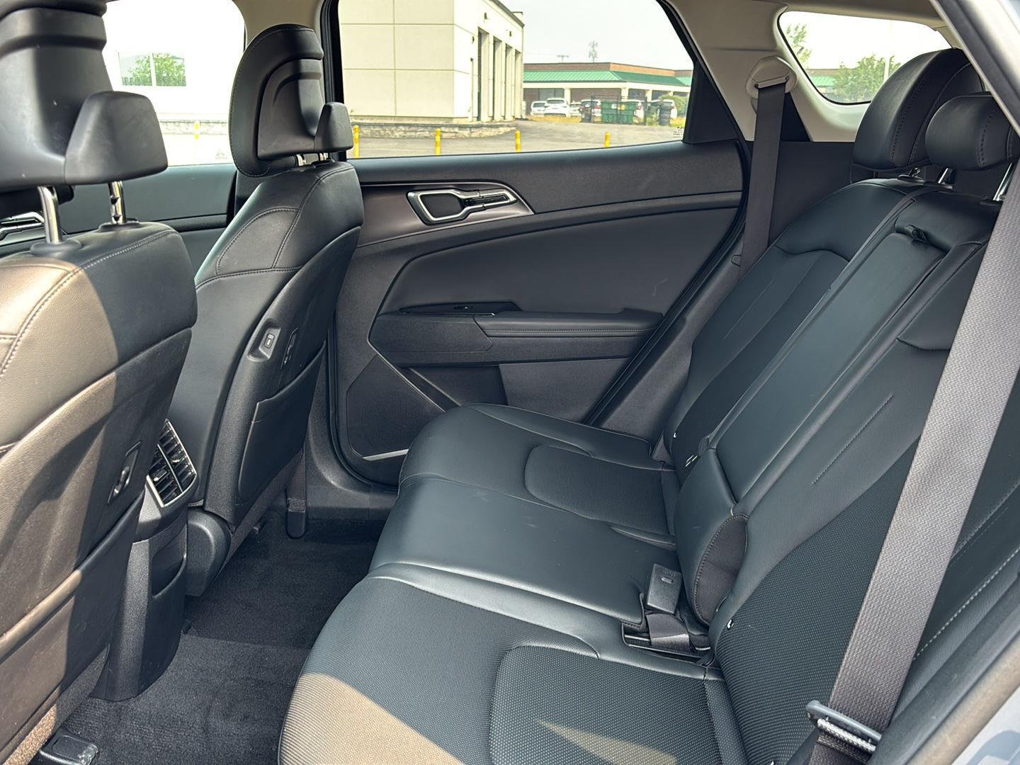Used 2024 Everlasting Silver Kia EX image 31
