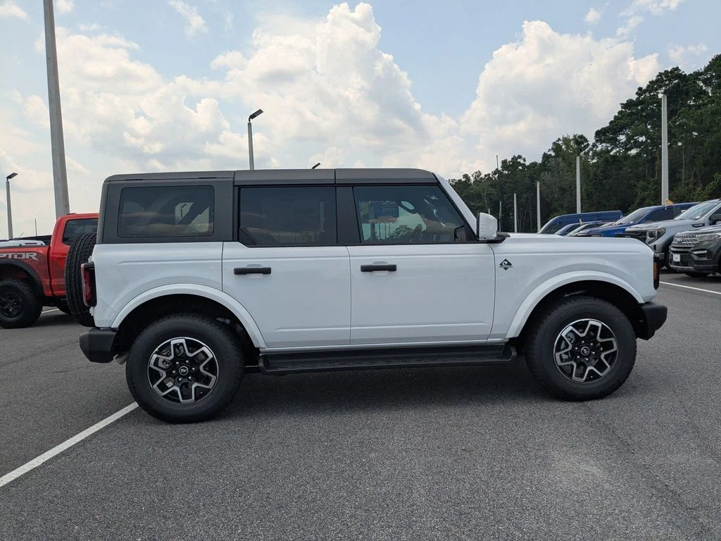 New 2026 Oxford White Ford Outer Banks image 3