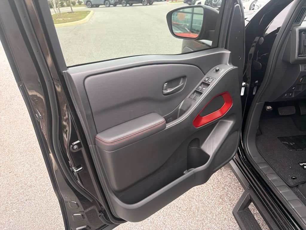 New 2026 Nissan Frontier PRO-4X 4D Crew Cab