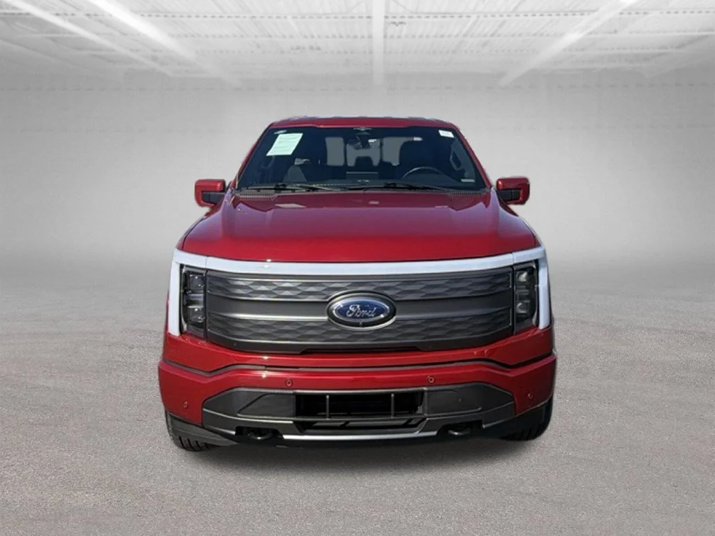 Used 2023 Red Metallic Ford Lariat image 3