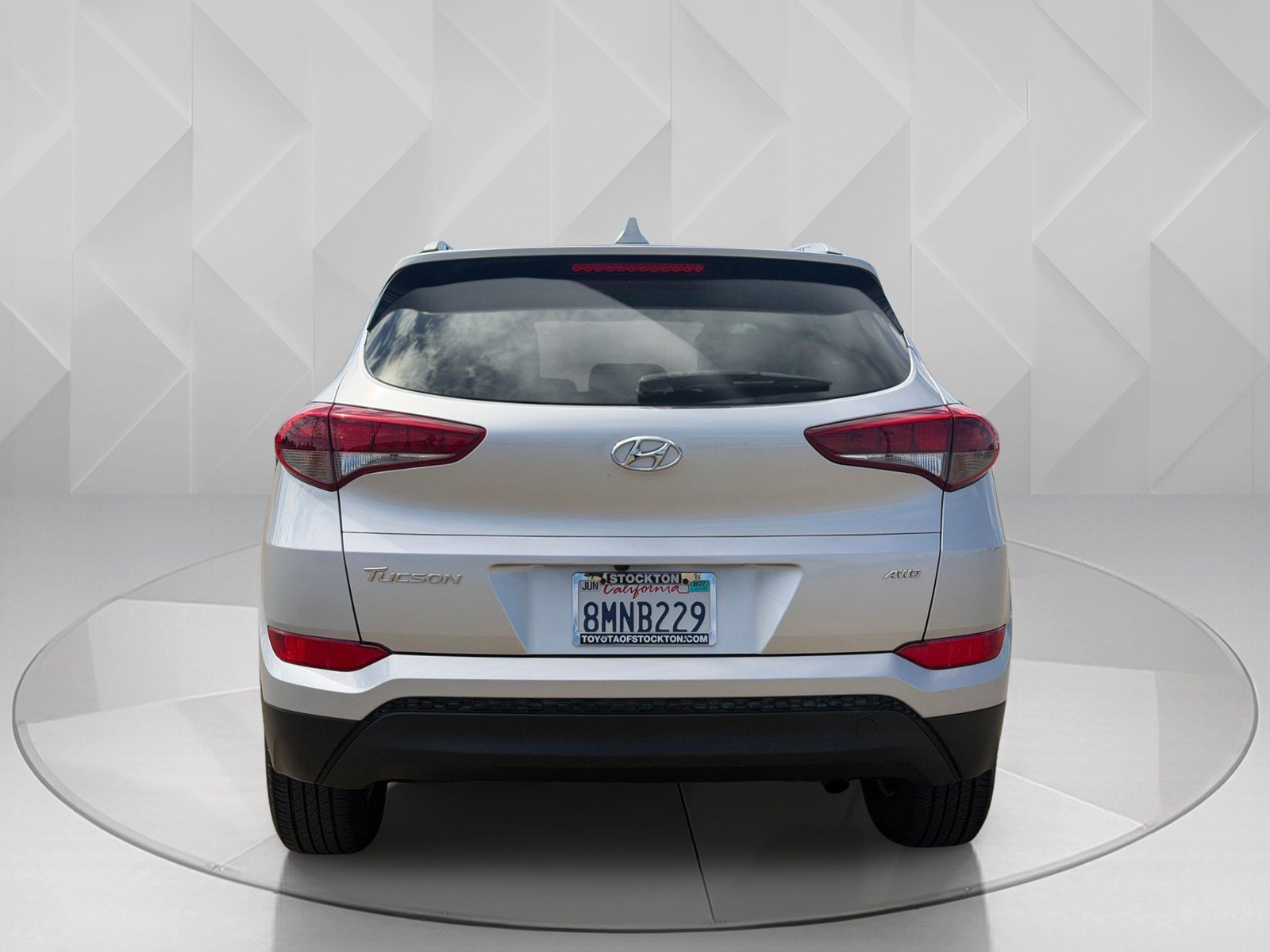 Used 2018 Molten Silver Hyundai SEL image 4