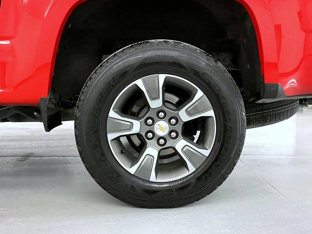 Certified Used 2020 Red Chevrolet Z71 image 23