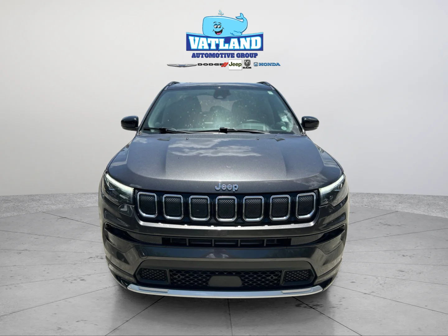 Used 2022 Crystal Metallic Jeep Limited image 21