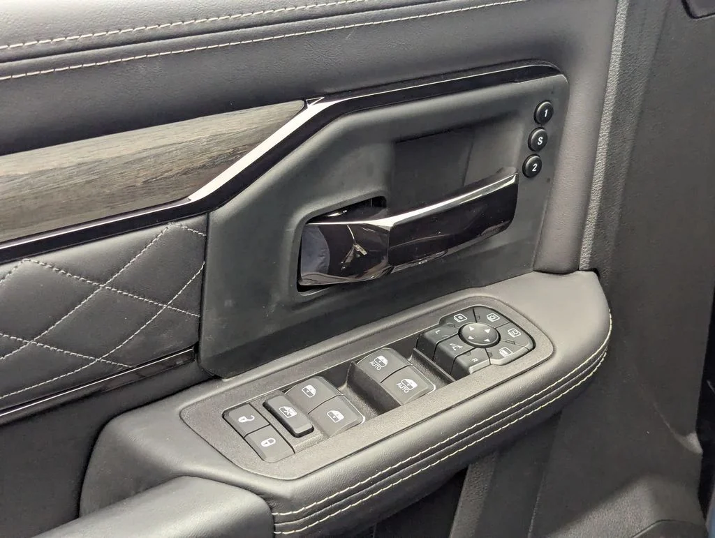 2026 RAM 3500 Limited - Photo 14