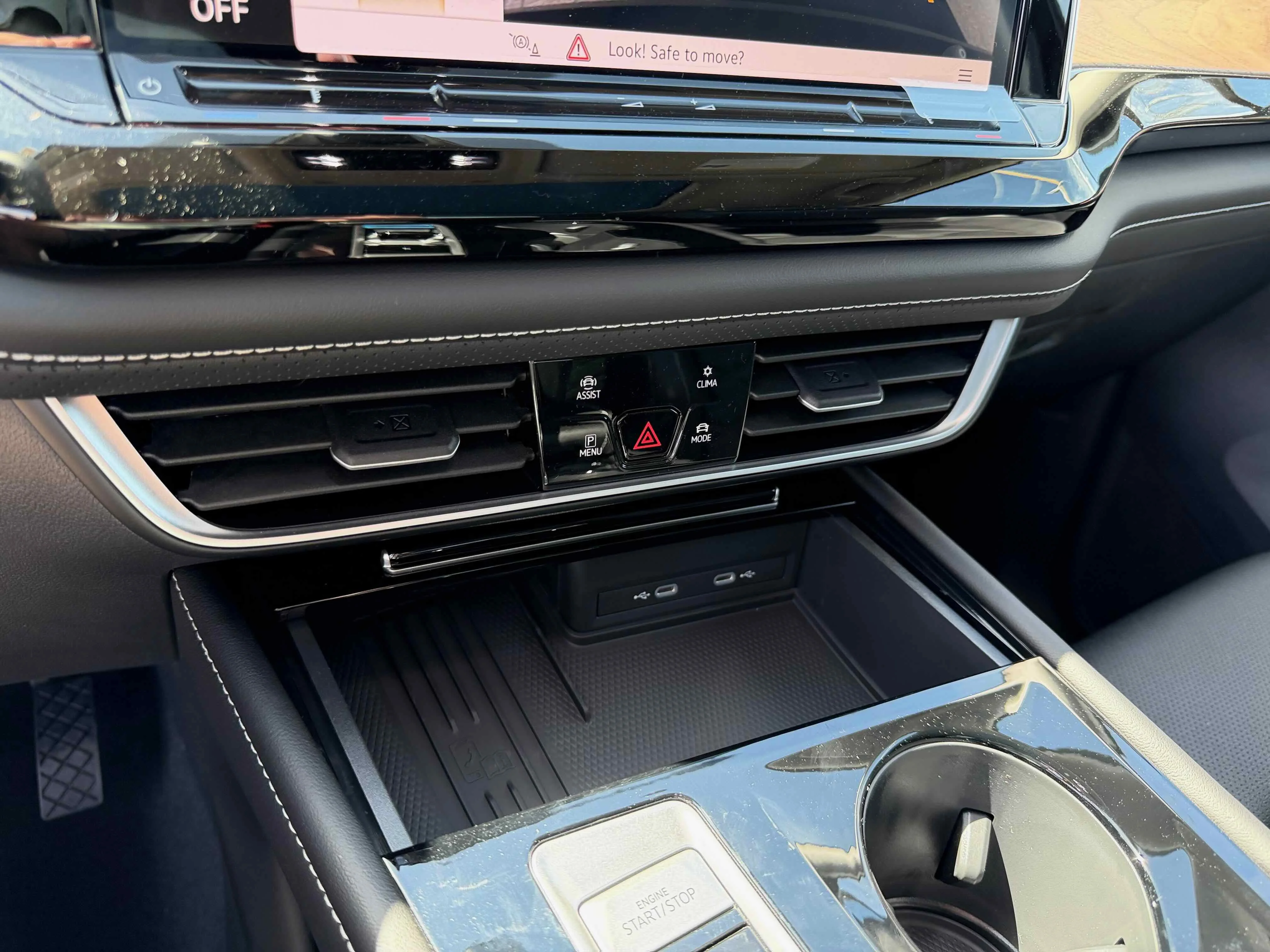 New 2026 Deep Black Volkswagen 2.0T SE w/Technology image 20