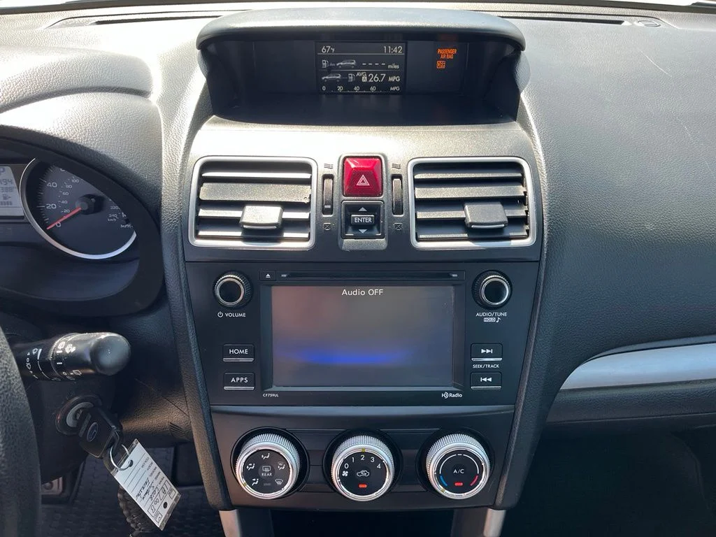 Used 2018 Silver Subaru 2.5i image 12