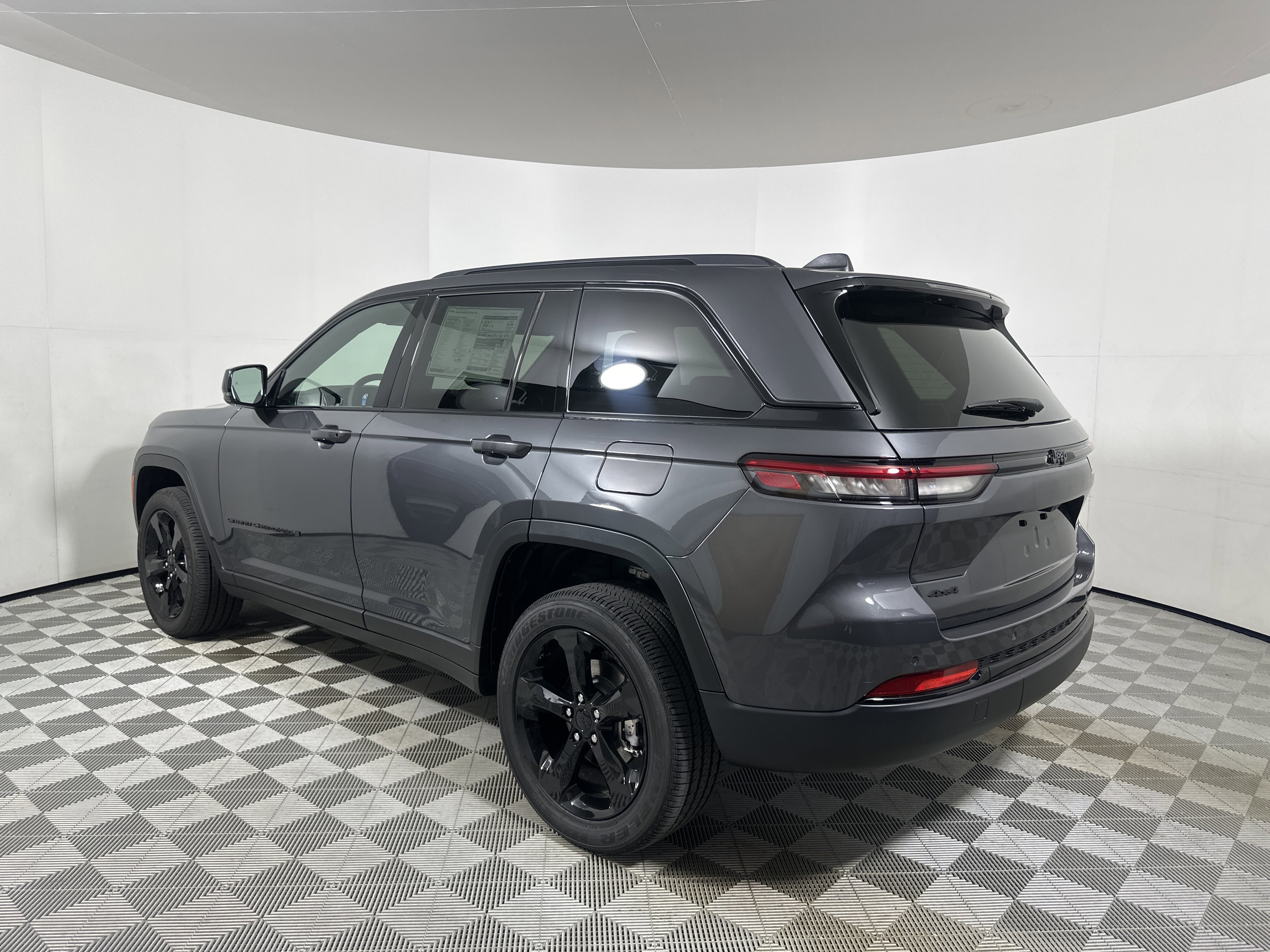2025 Jeep Grand Cherokee Altitude - Photo 5